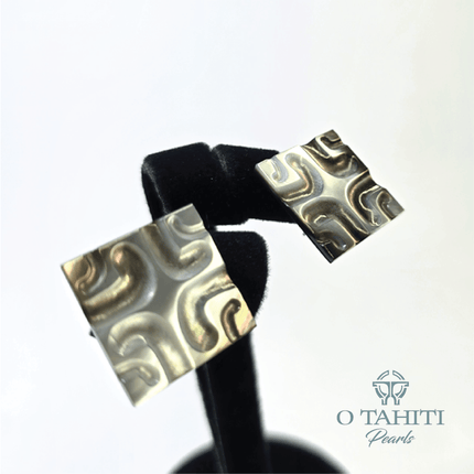 MOTHER OF PEARL STUD EARRINGS - Samoamarket.com