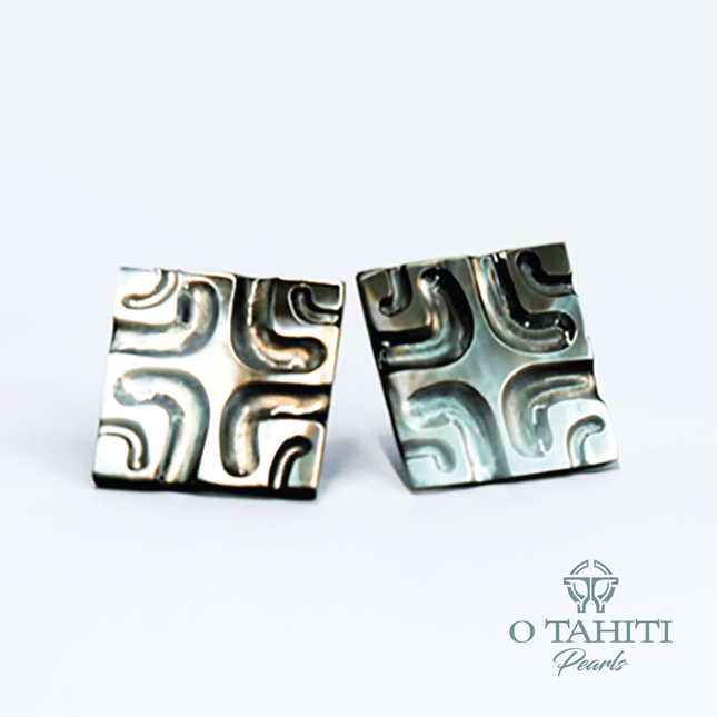 MOTHER OF PEARL STUD EARRINGS - Samoamarket.com